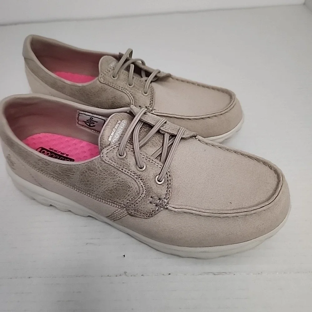 Skechers On-the-Go Boat Shoes Women's 10 Slip On Casual Comfort‎ Low Top Beige